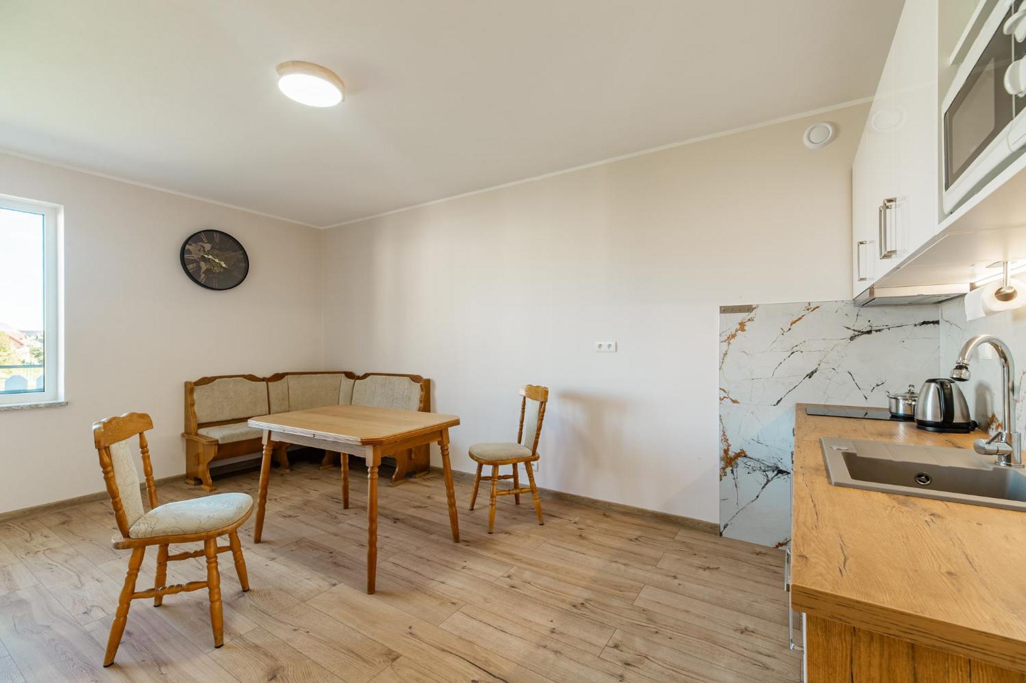 Oskar Homestay Karwia